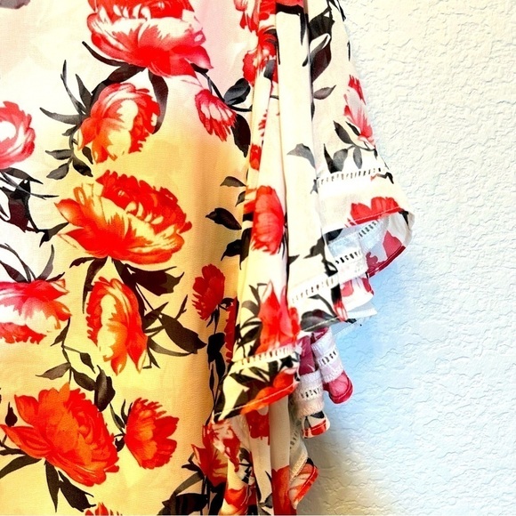 i Jeans‎ By Buffalo Women's Floral Roses Ruffle Cold Shoulder Short Sleeve Top - Picture 6 of 9